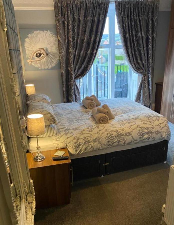 The Wayfarer, Robin Hoods Bay Bed & Breakfast Robin Hood's Bay Exterior photo